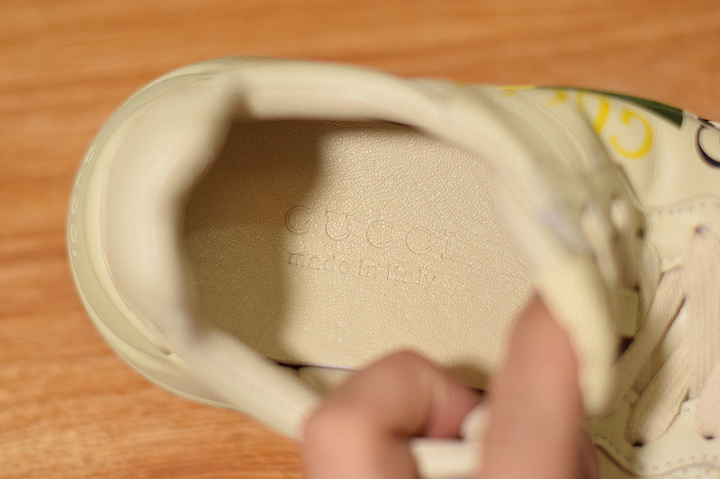 g*u*i rhyton sneaker