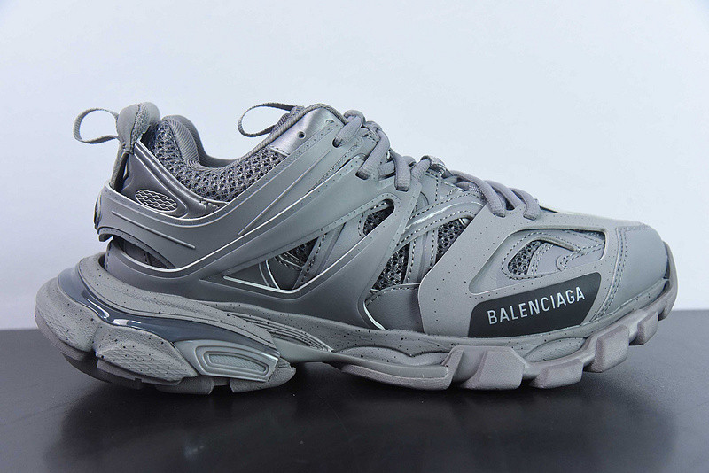 bc track sneaker