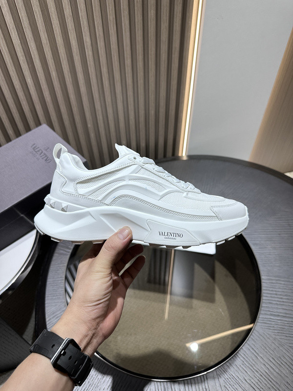 Va1e*ntin0 sneaker