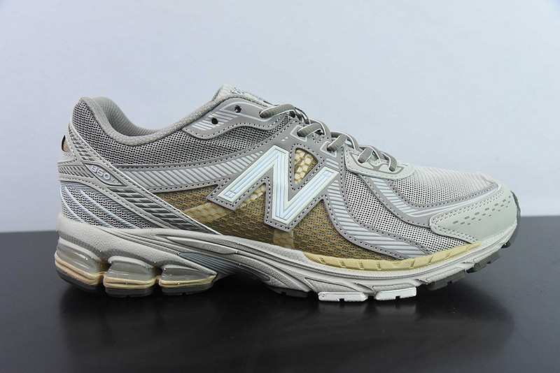 NEW BALANCE SNEAKER
