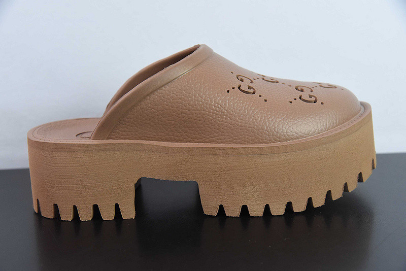 G*u*i sandals high