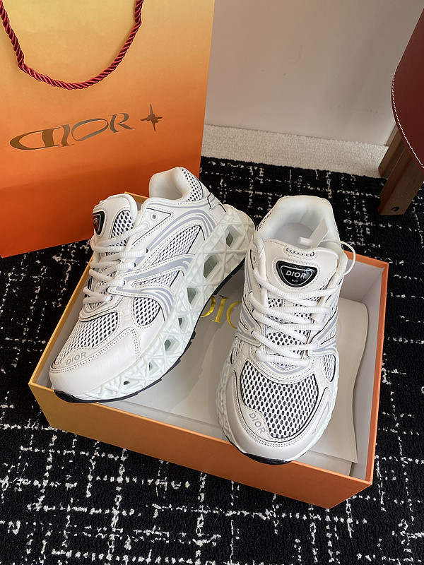 DIO* SNEAKER