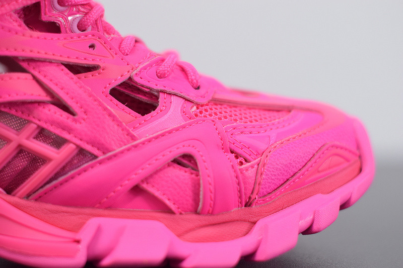 bc track sneaker