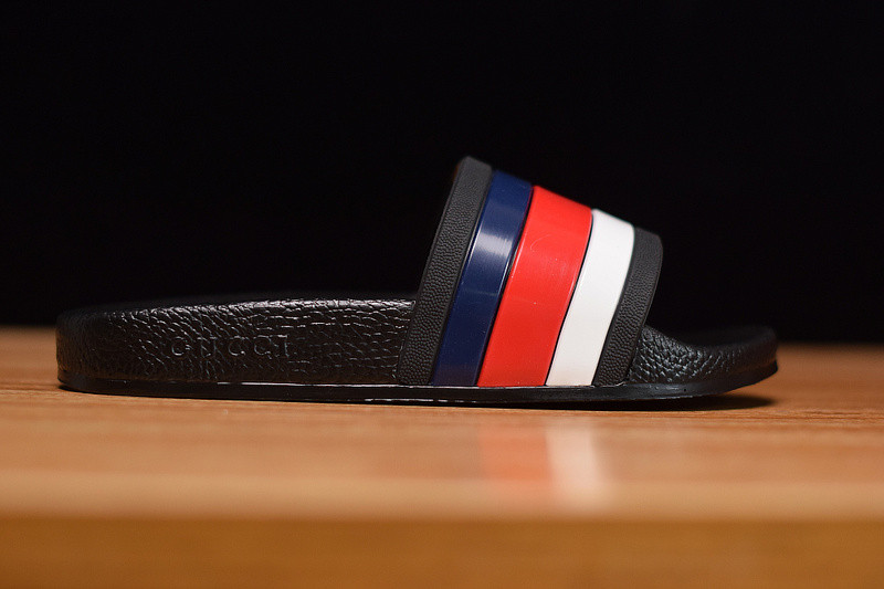 g*u*i sandals