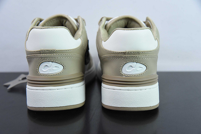 dio* sneaker