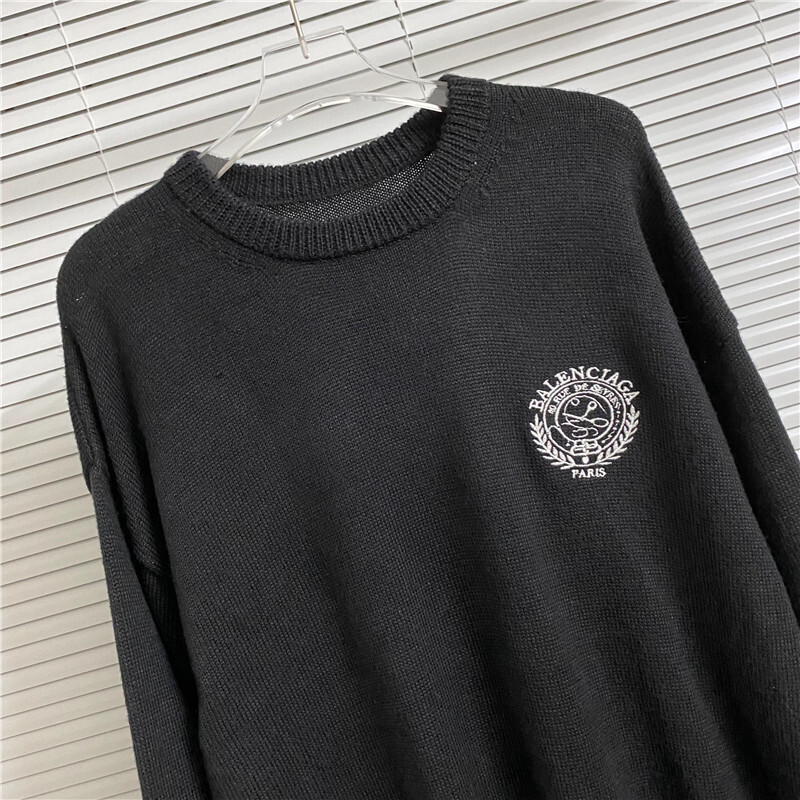 Ba1en*iaga clothes