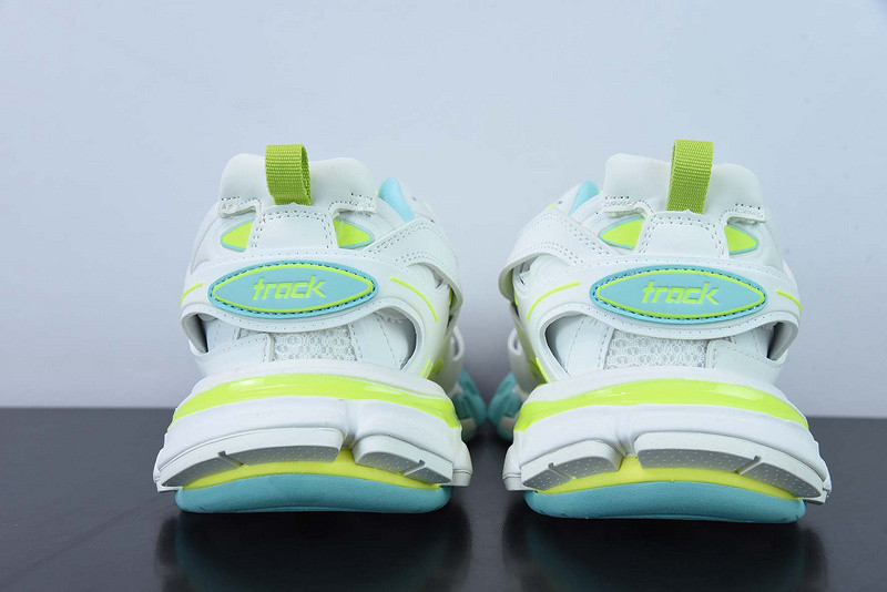 bc track sneaker