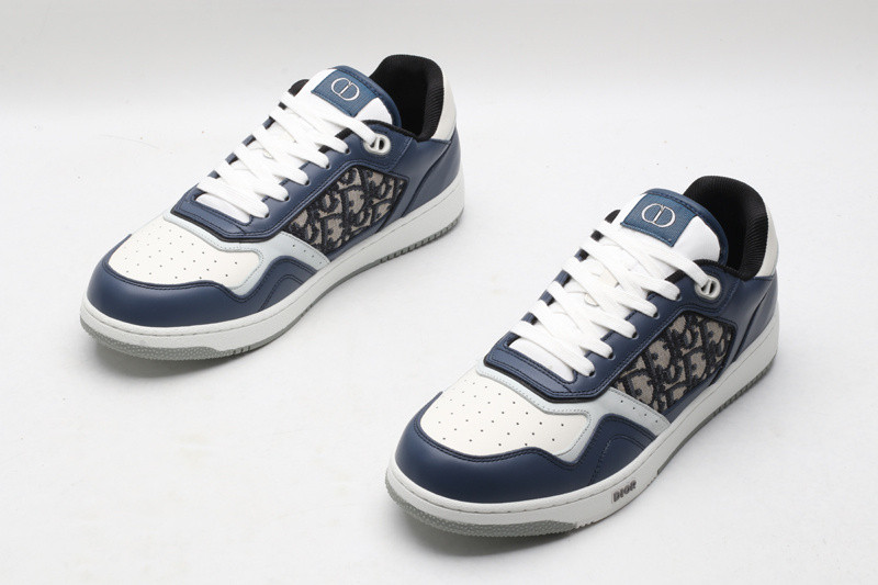 dio* sneaker