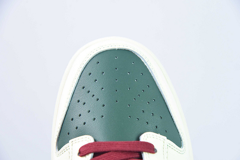 nike dunk low gorge green coconut milk fv8106-361