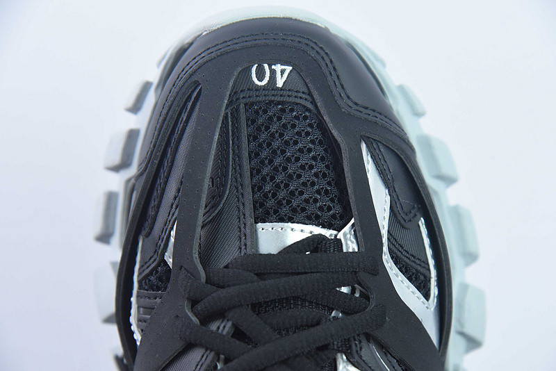 bc track sneaker