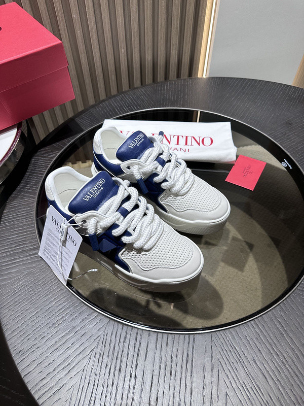 Va1e*ntin0 sneaker