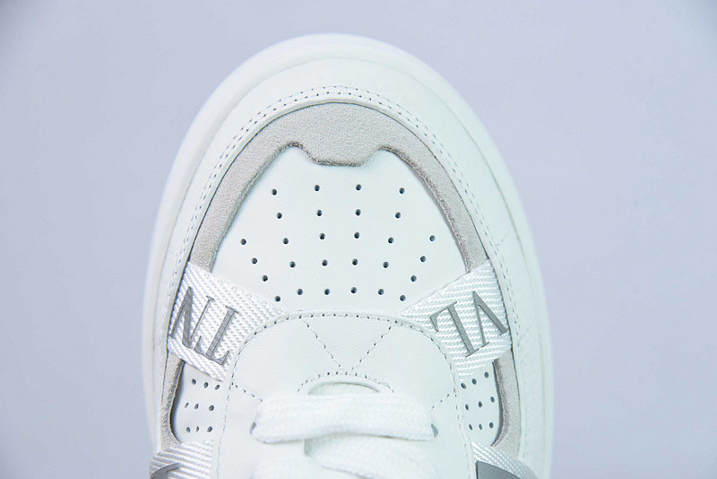 Va1e*ntin0 sneaker