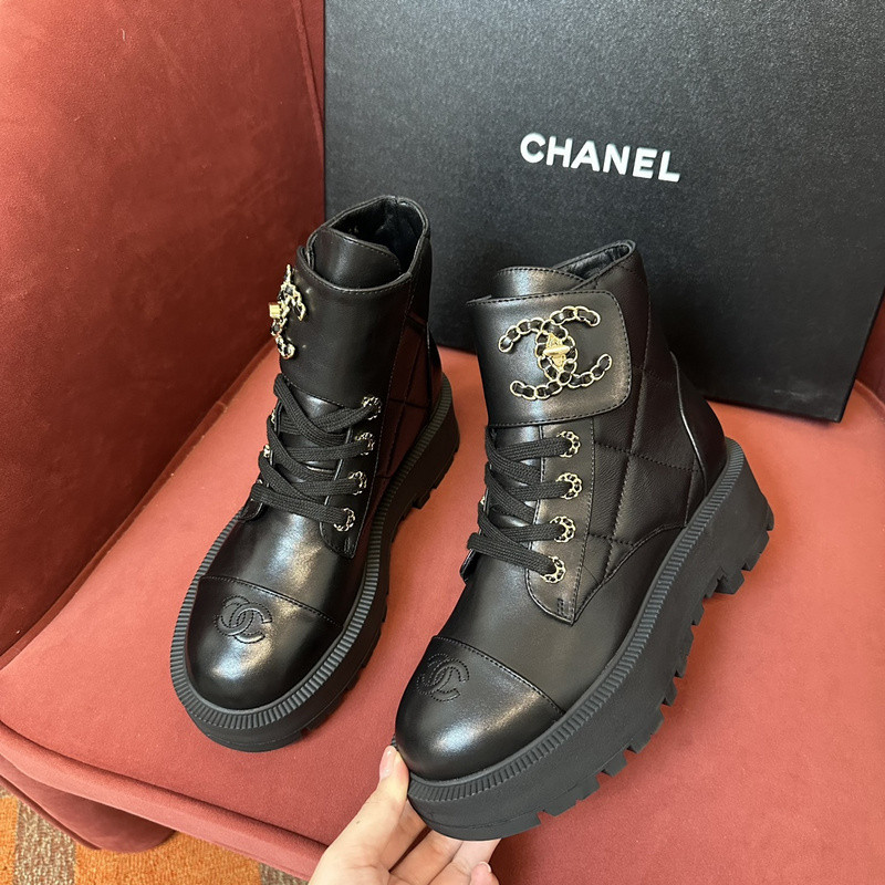 Ch*el sneaker