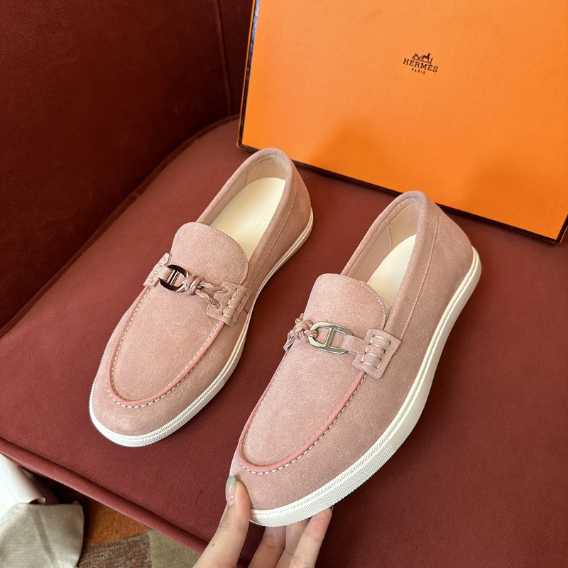 H**me5 sneaker