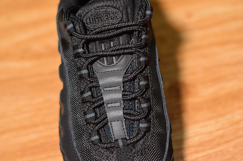 nike air max 95 triple black 609048-092