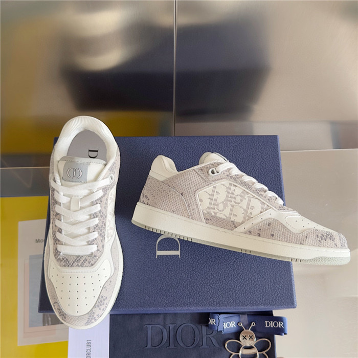 dio* sneaker