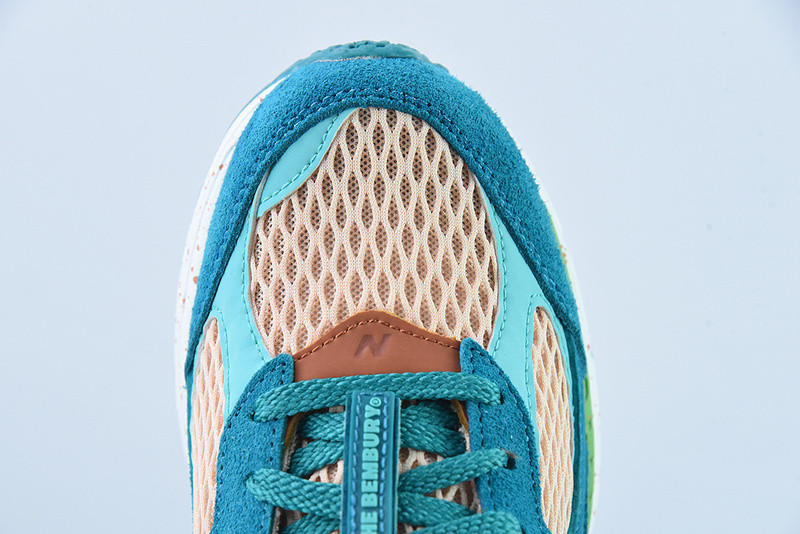 new balance sneaker