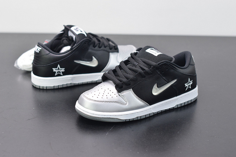 nike sb dunk low S*p*e jewelswh silver ck3480-001