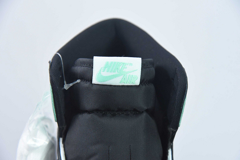 air jordan 1 high og "green glow" dz5485-130
