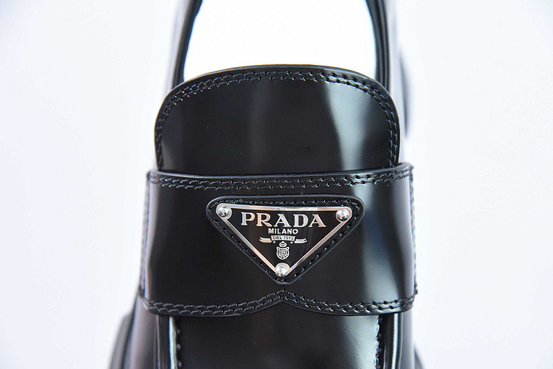 pr sneaker
