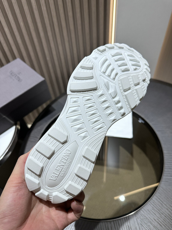 Va1e*ntin0 sneaker