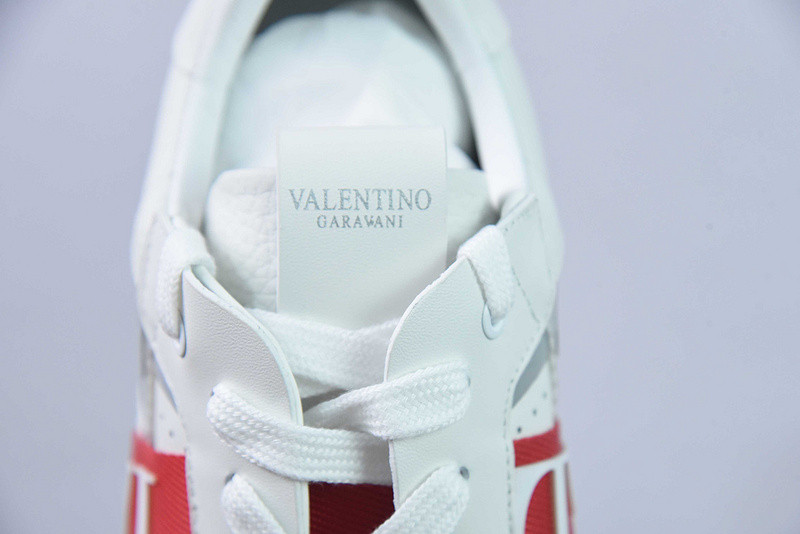 Va1e*ntin0 sneaker