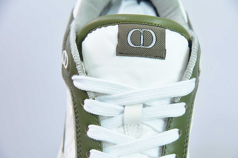 DIO* SNEAKER