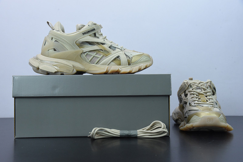 bc track sneaker