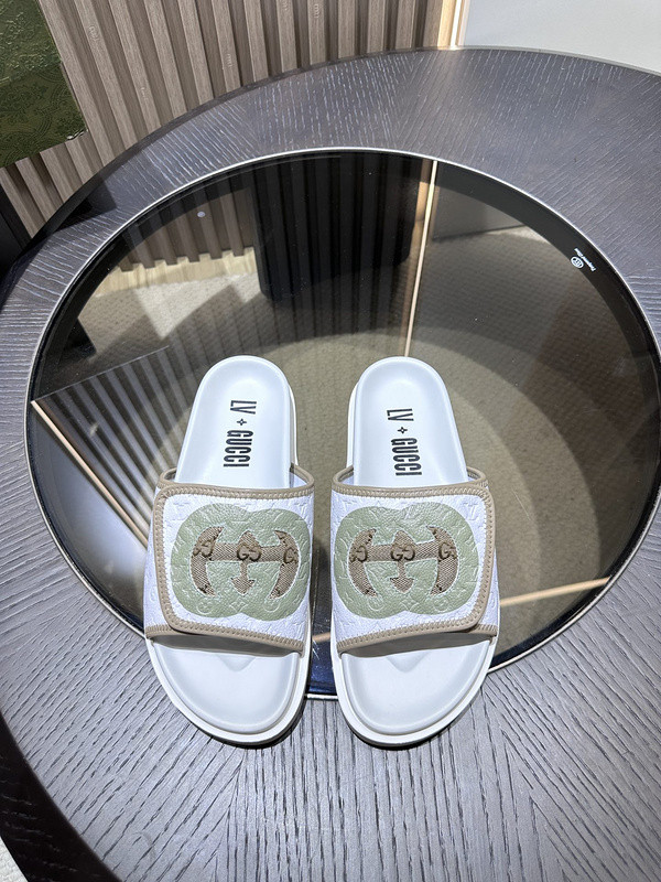 g*u*i sandals