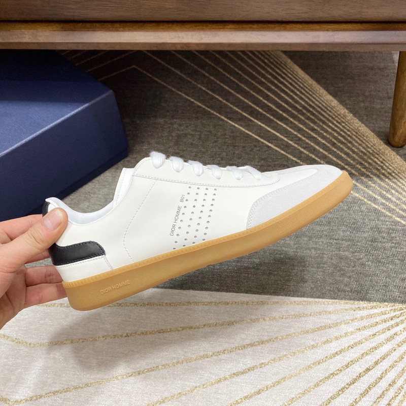 dio* sneaker