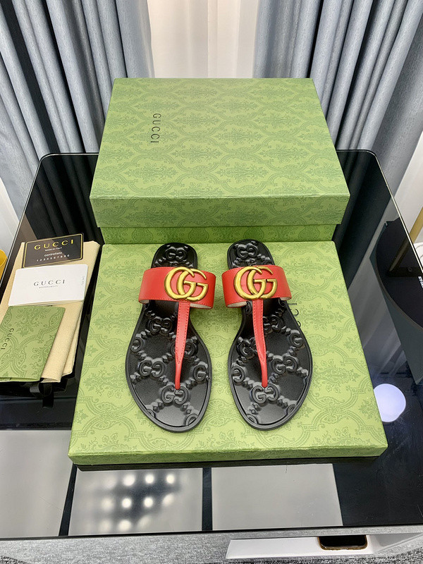 g*u*i sandals