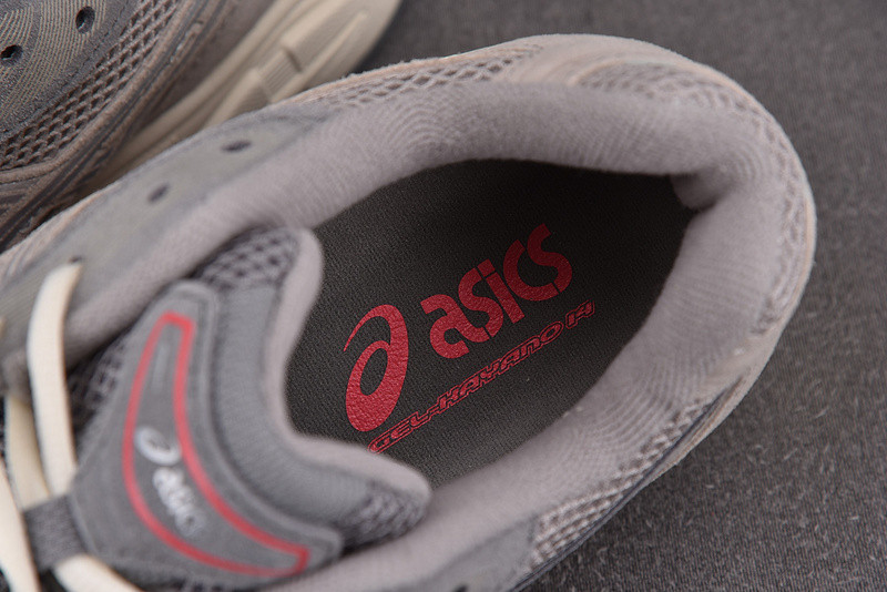 As*ic*s gel kayano 14 