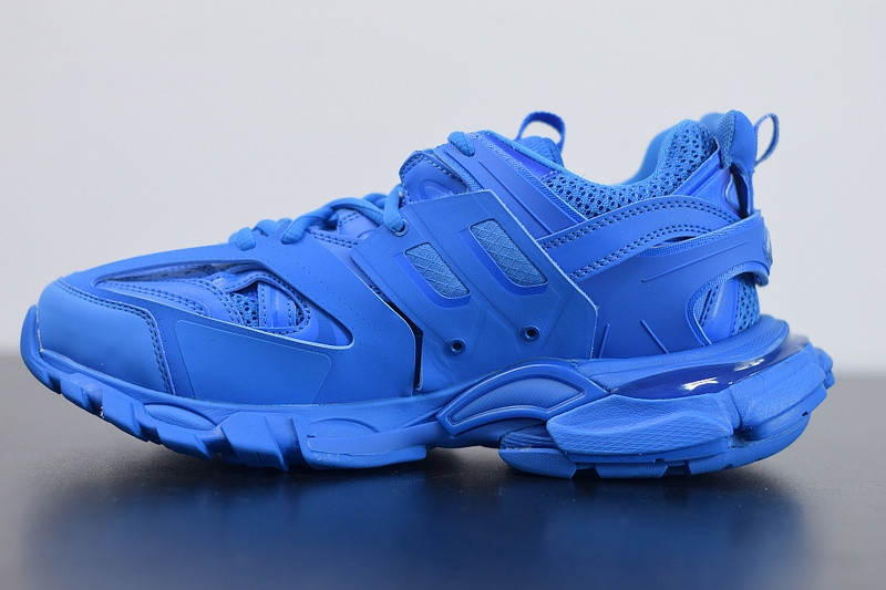 bc track sneaker
