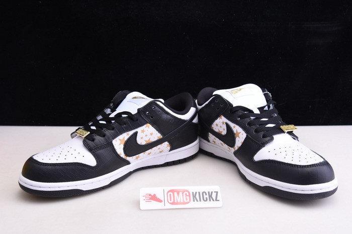 S*p*e x nike sb dunk low white/metallic gold-black dh3228-102