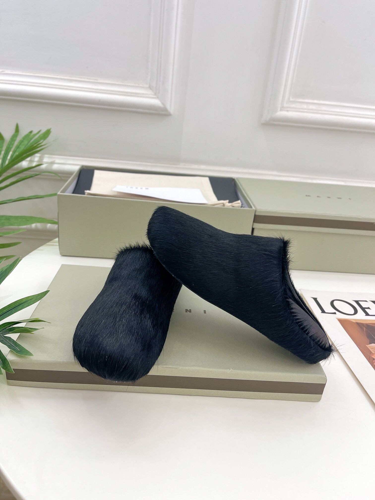 marni calf hair slippers-black