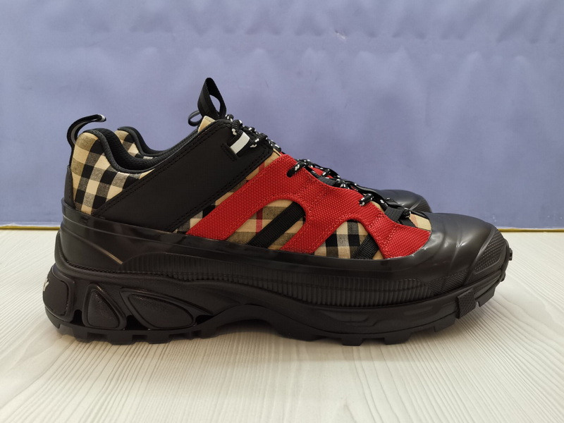 B**rry sneaker